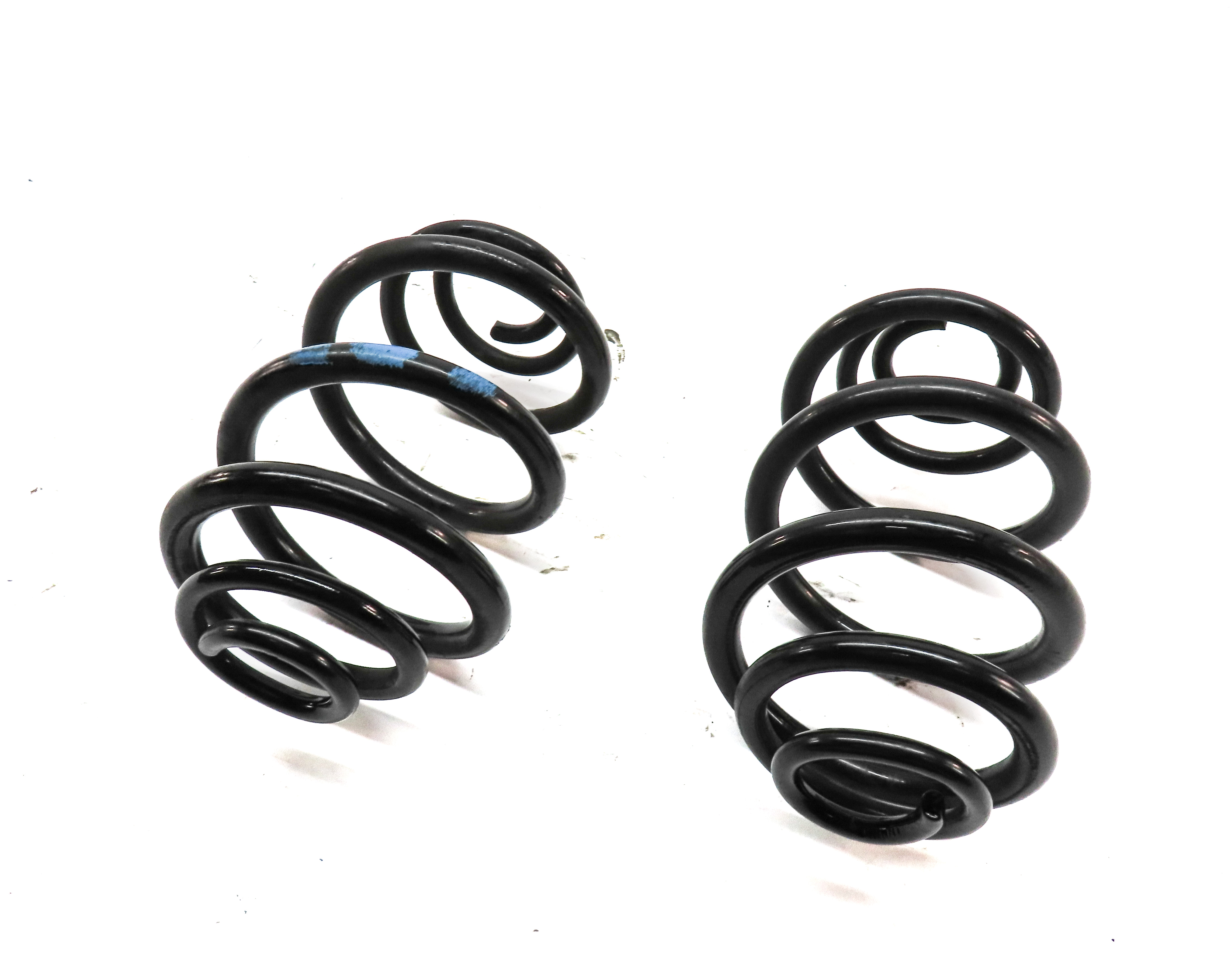 2003-2008 BMW Z4 (E85) LEFT & RIGHT REAR STANDARD SUSPENSION COIL SPRING SET 2 — exact item pictured